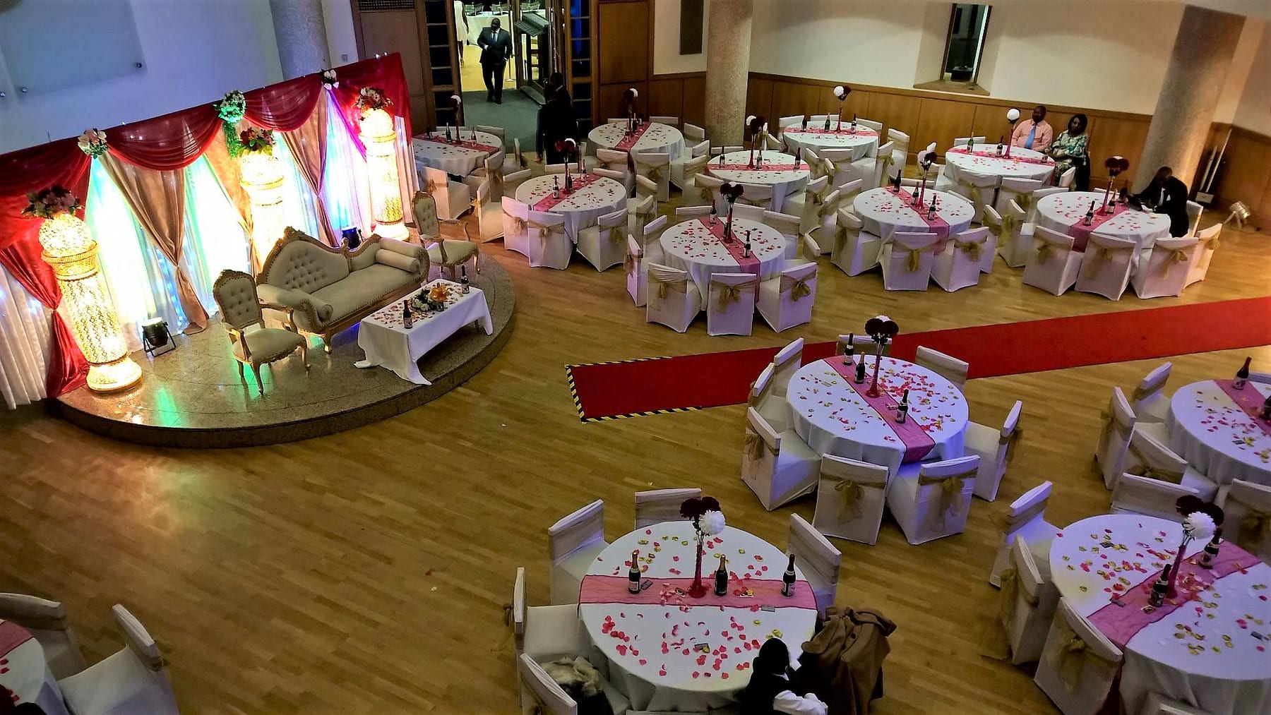 Wedding reception in the evening (3)